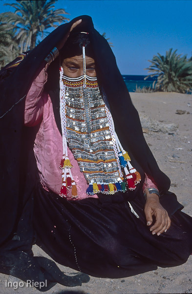 Beduinenfrau mit Burqa